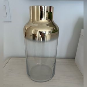 Glass vase